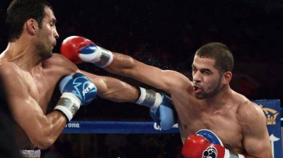 Sadam Ali fue demasiado para el Potro Abreg�, que perdi� por nocaut t�cnico