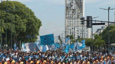 El Gobierno acumula reclamos por un bono de fin de a�o que compense la inflaci�n