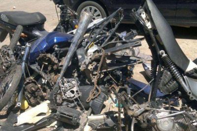 Secuestraron motopartes tras un procedimiento policial en barrio Villa del Parque