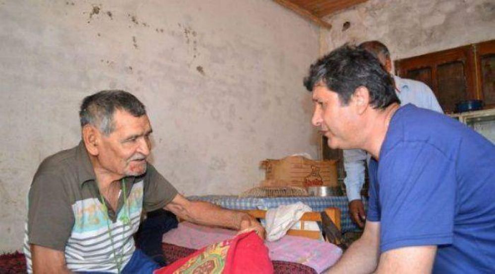 Infraestructura reconstruir las viviendas de dos ancianos olvidados de Senz Pea