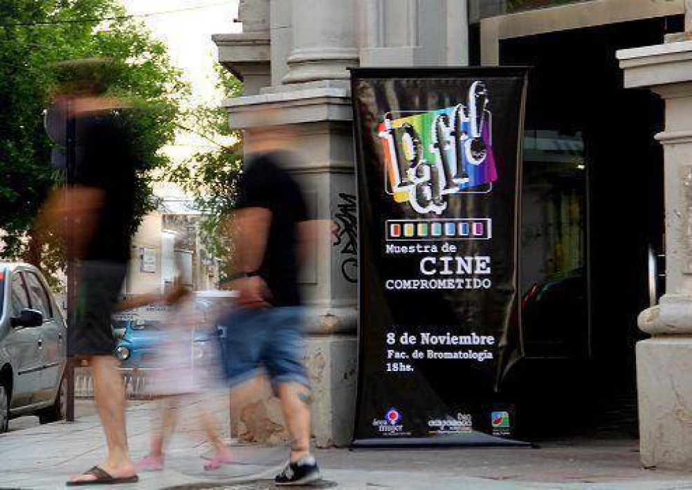 Se desarroll� la primera Muestra de Cine Comprometido en la UNER