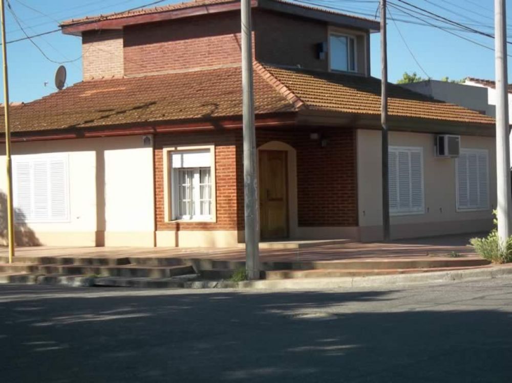 Tres encapuchados armados asaltaron a un vecino, lo golpearon y le robaron $ 40.000