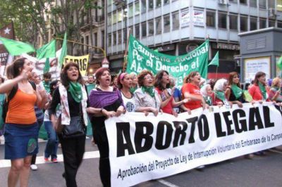 Con o sin la ley, en Santa Fe las mujeres abortan