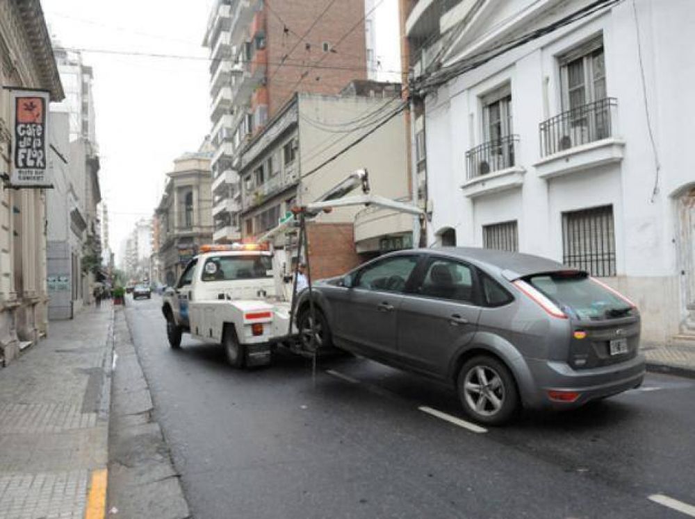 Siete de cada diez rosarinos avala la prohibici�n de estacionar en el centro