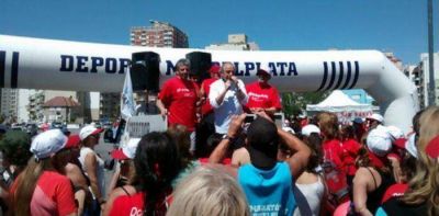 Exitosa correcaminata por el D�a del Donante Voluntario de Sangre