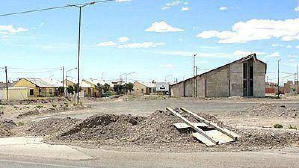 Vialidad anuncia que en 10 d�as empieza la obra en la rotonda del 3 de Abril