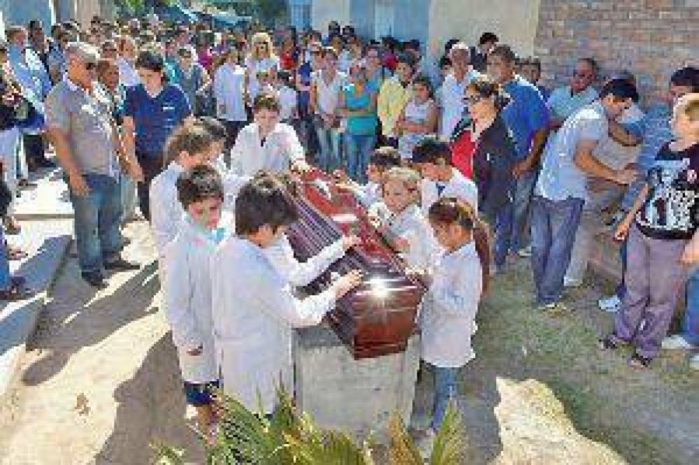 Se multiplicaron ayer las desgarradoras escenas de dolor en el �ltimo adi�s a Maurito
