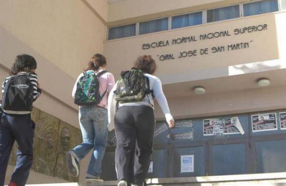 Un nene quiso acuchillar a otro en el colegio San Mart�n
