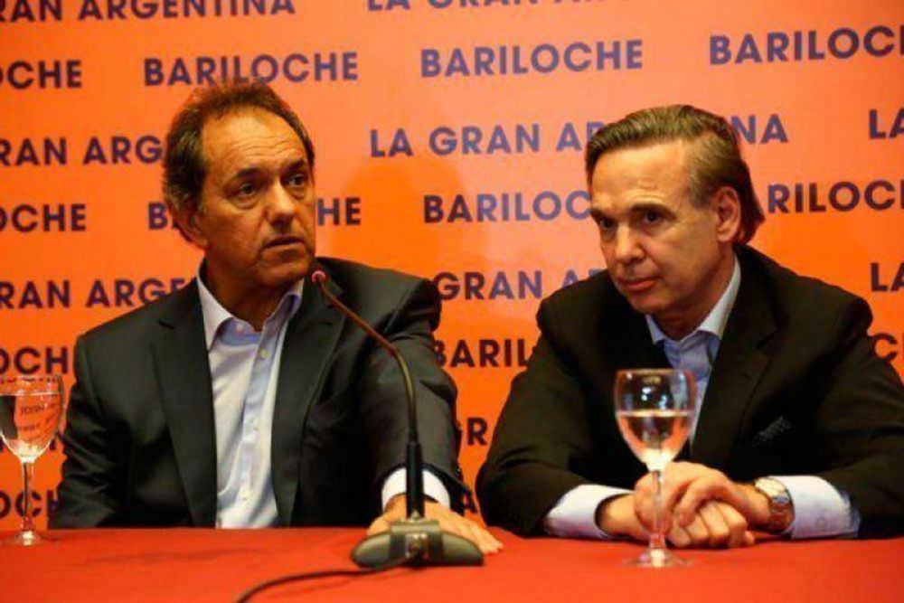 Encuesta da ganadores a Scioli y a Pichetto