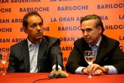 Encuesta da ganadores a Scioli y a Pichetto