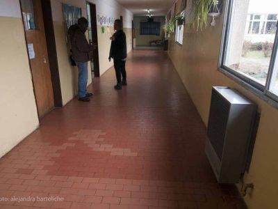 Antu Ruca sigue sin clases. El paro se extendi� a los tres niveles.