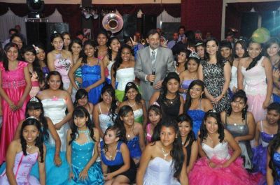 105 quincea�eras de Salta tuvieron su fiesta