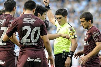 Es oficial: la AFA suspendi� a Andr�s Merlos por 
