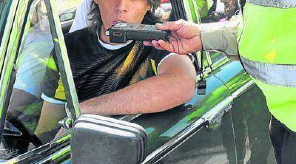 Detectan a 85 conductores con exceso de alcohol