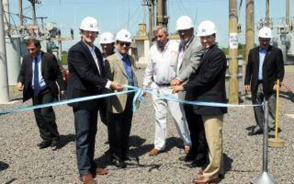 La Porta y Delfino inauguraron obra de energ�a el�ctrica en Suipacha