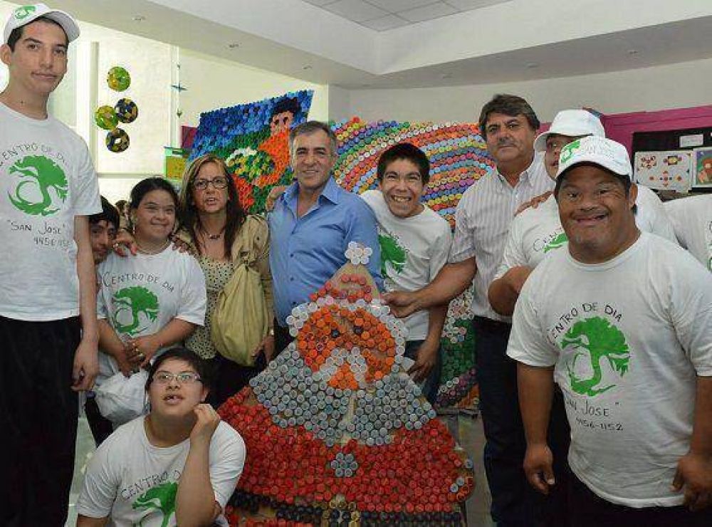 Cariglino en la Exposici�n Collage Ecol�gico �Entre Tapas y Tapitas�