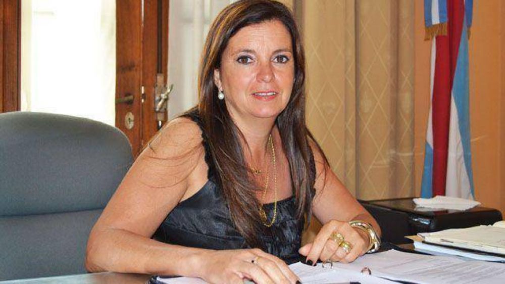 Intendenta denunci� que le tiraron dos bombas caseras	