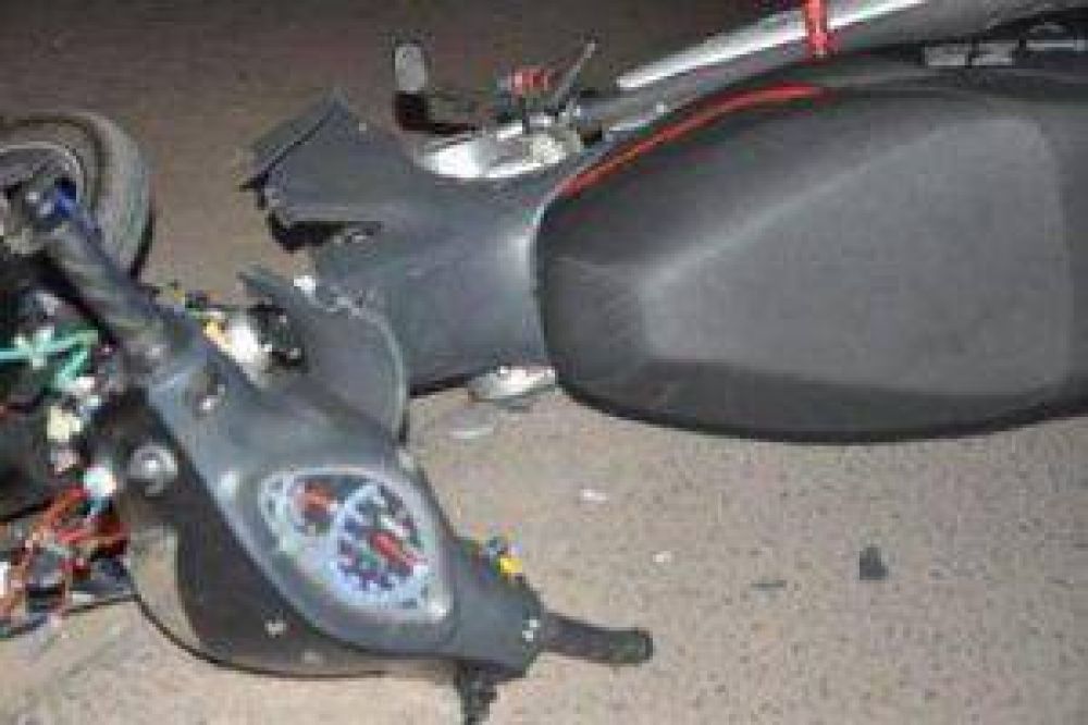 Un motociclista muerto y otro herido al ser arrollados por un camin