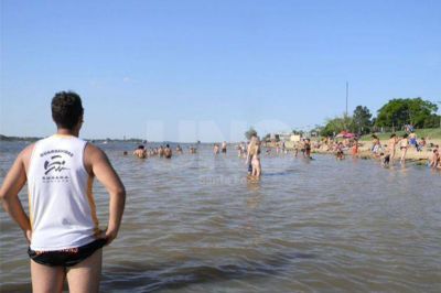 Los guardavidas santafesinos controlan las playas antes que comience la temporada de verano
