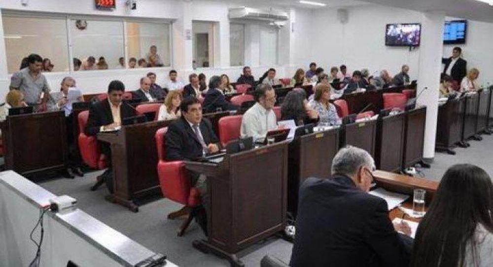 Proponen un pago extraordinario de fin de a�o de $3 mil para estatales