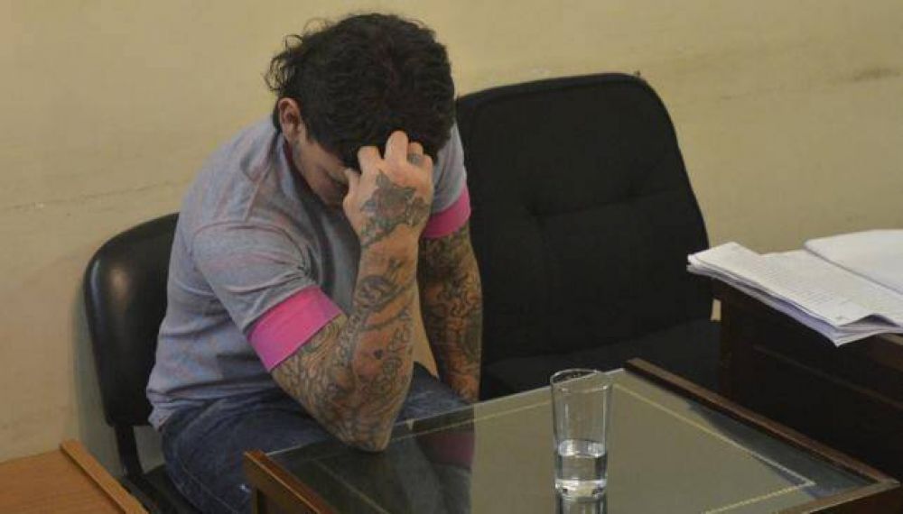 Condenan al hombre que hac�a tatuar su nombre a las mujeres
