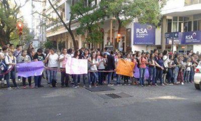 Estudiantes secundarios vuelven a movilizarse por mejoras edilicias