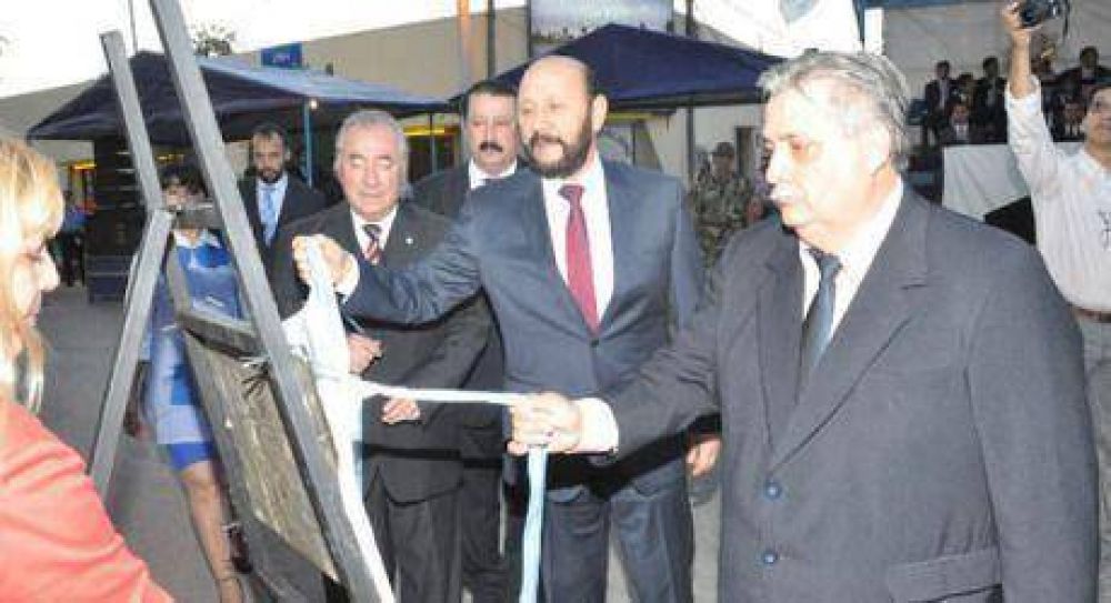Insfr�n rindi� homenaje a los pioneros de Las Lomitas que celebr� su centenario