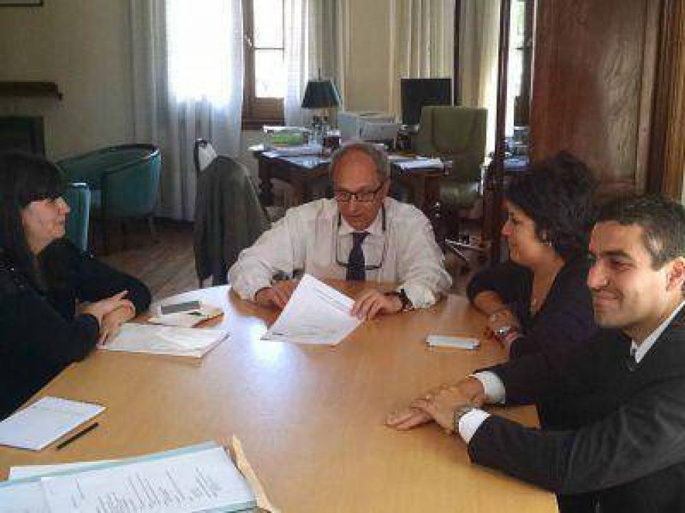 DANIEL ADLER RECIBI� A LA FUNDACI�N MAR�A DE LOS �NGELES