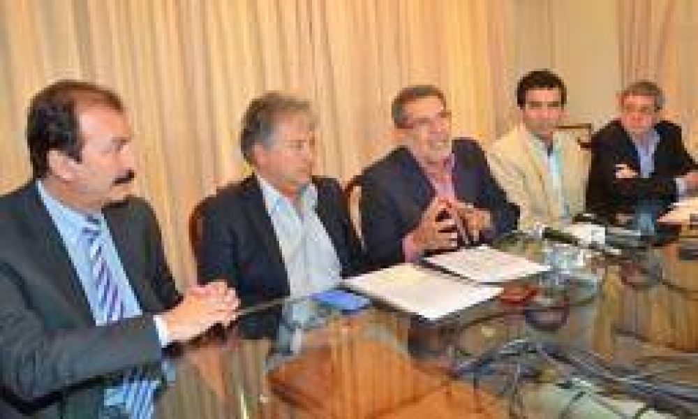 Beder Herrera confirm� la construcci�n de un comedor universitario