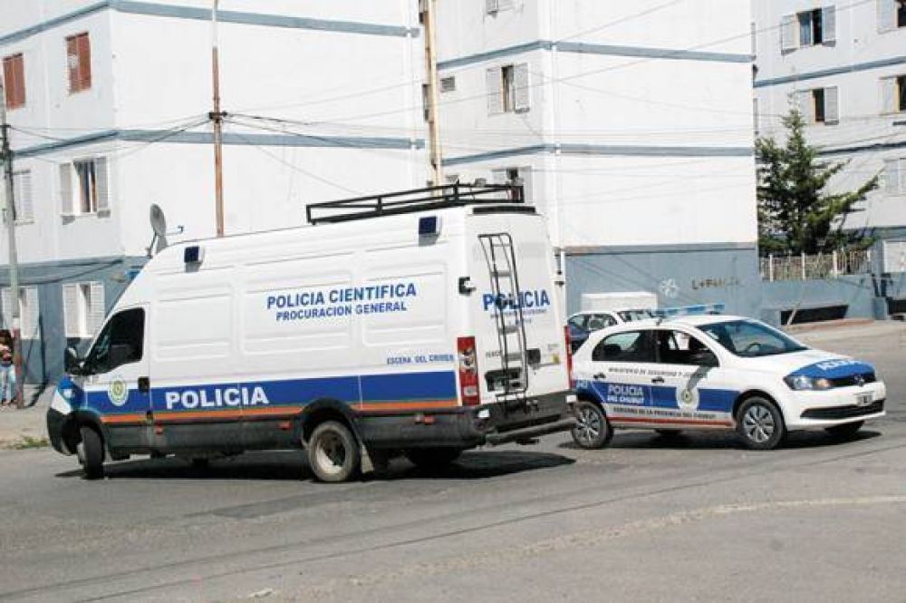 Joven baleada en un ojo permanece hospitalizada mientras la polic�a detiene a dos sospechosos
