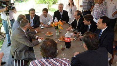 Alperovich inaugur� obras y resalt� el contacto con la gente