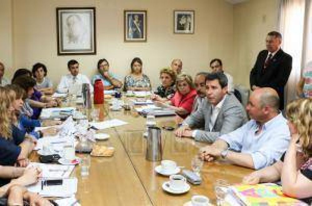 Buscan impedir la docencia a abusadores y golpeadores