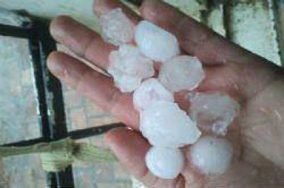 Fuerte temporal de lluvia y granizo provoc� destrozos en Las Termas