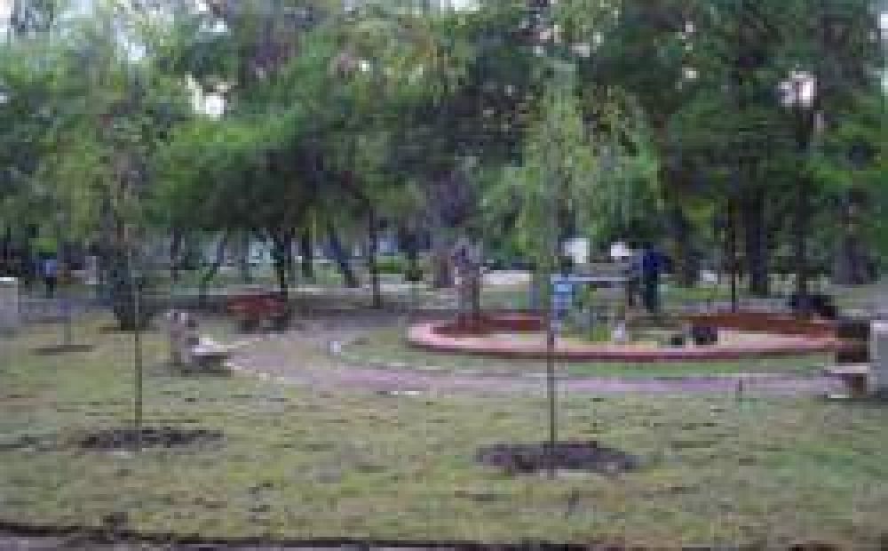Avanzan las mejoras en los espacios verdes de la ciudad