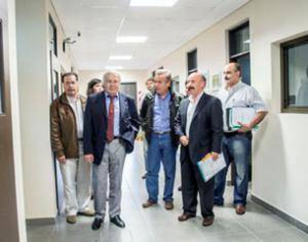Inza se reuni� con autoridades de la UNICEN y el CIC 