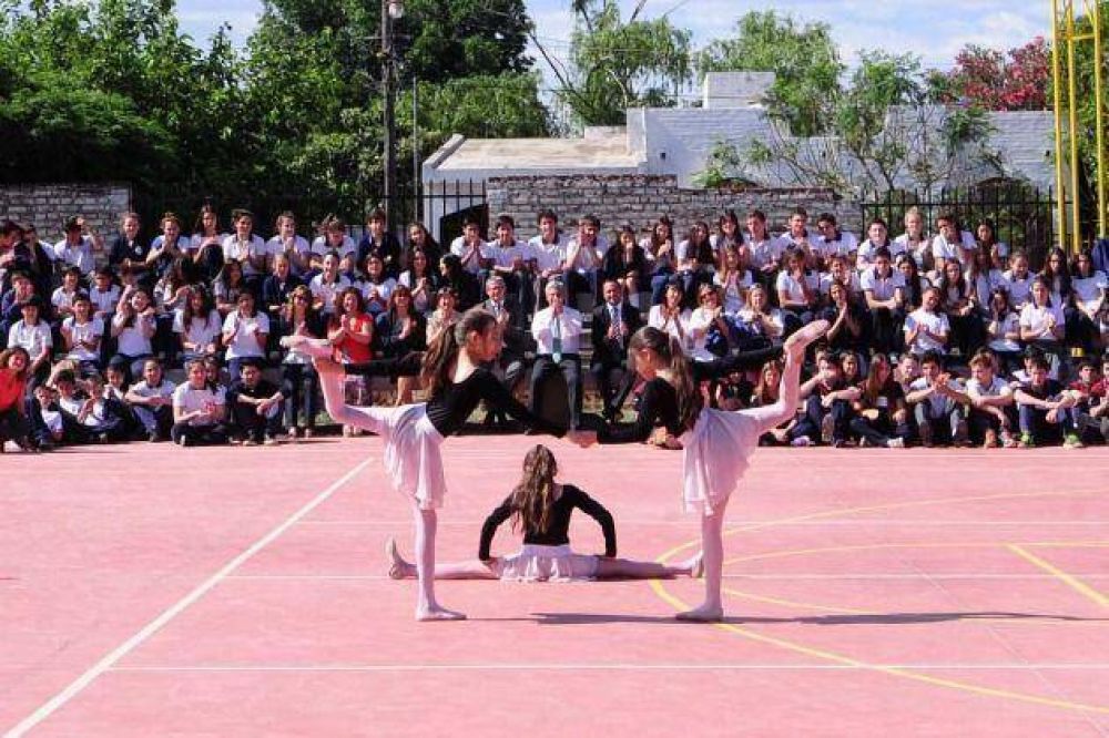 La marat�nica gira institucional de Poggi durante el martes