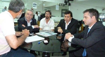 Voceros massistas critican la pol�tica de hidrocarburos
