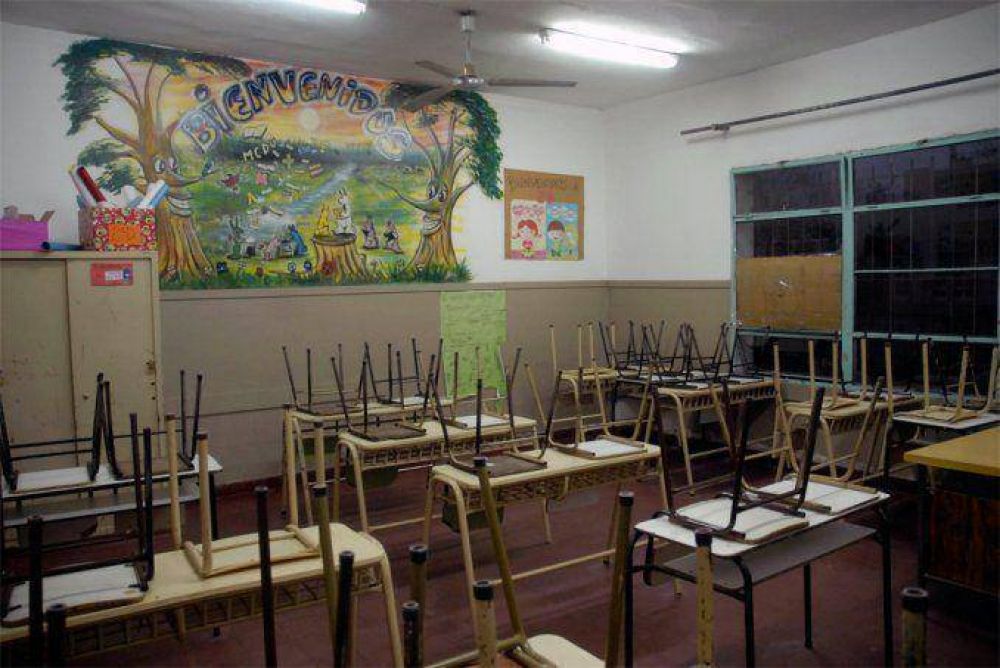 Los docentes bonaerenses ingresan en la segunda jornada de paro