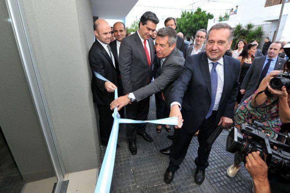 Capitanich, Bara�ao y Urribarri inauguraron un laboratorio en la capital entrerriana