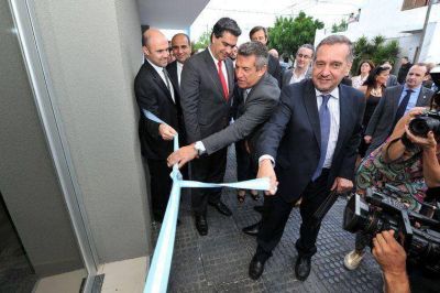 Capitanich, Bara�ao y Urribarri inauguraron un laboratorio en la capital entrerriana