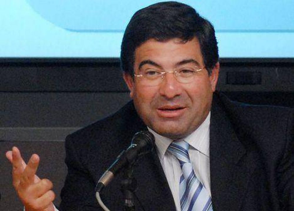 Ahora, Echegaray no descarta hablar de retenciones con el campo