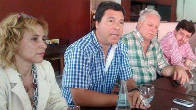 Zavallo conversa con dirigentes de otras fuerzas sobre el 2015