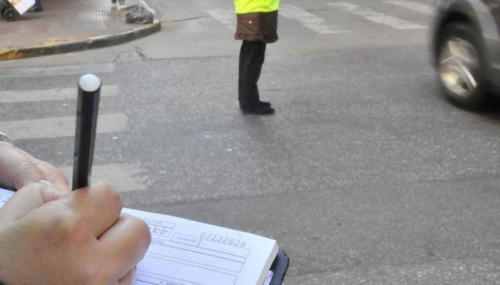 En el noveno d�a, los inspectores de tr�nsito levantar�an el paro