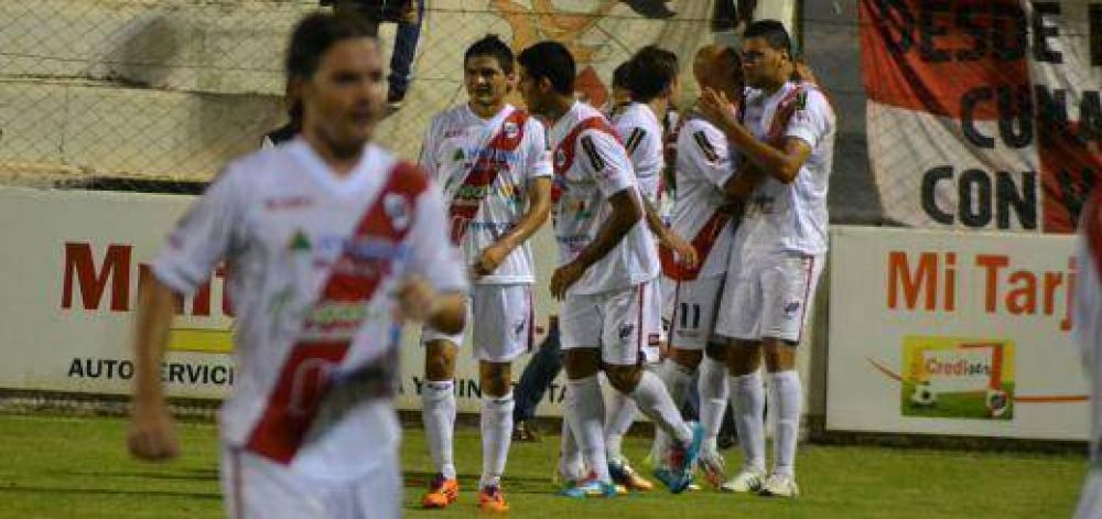 Guaran� baj� a otro de los encumbrados: super� a San Mart�n de San Juan 2 a 0 con goles de Pi�ero Da Silva y Narese
