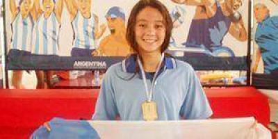 Medalla de oro para nadadores formose�os