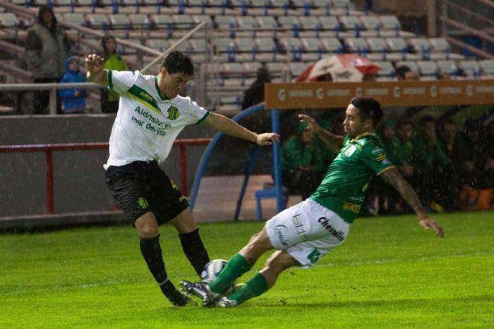 Aldosivi consigui� una victoria clave para mantenerse con vida en la lucha por el ascenso