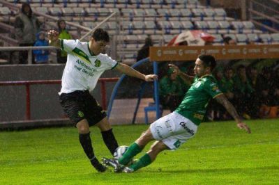 Aldosivi consigui� una victoria clave para mantenerse con vida en la lucha por el ascenso