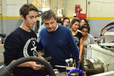 Pulti: �Ya tenemos 1200 inscriptos en los cursos de formaci�n profesional�