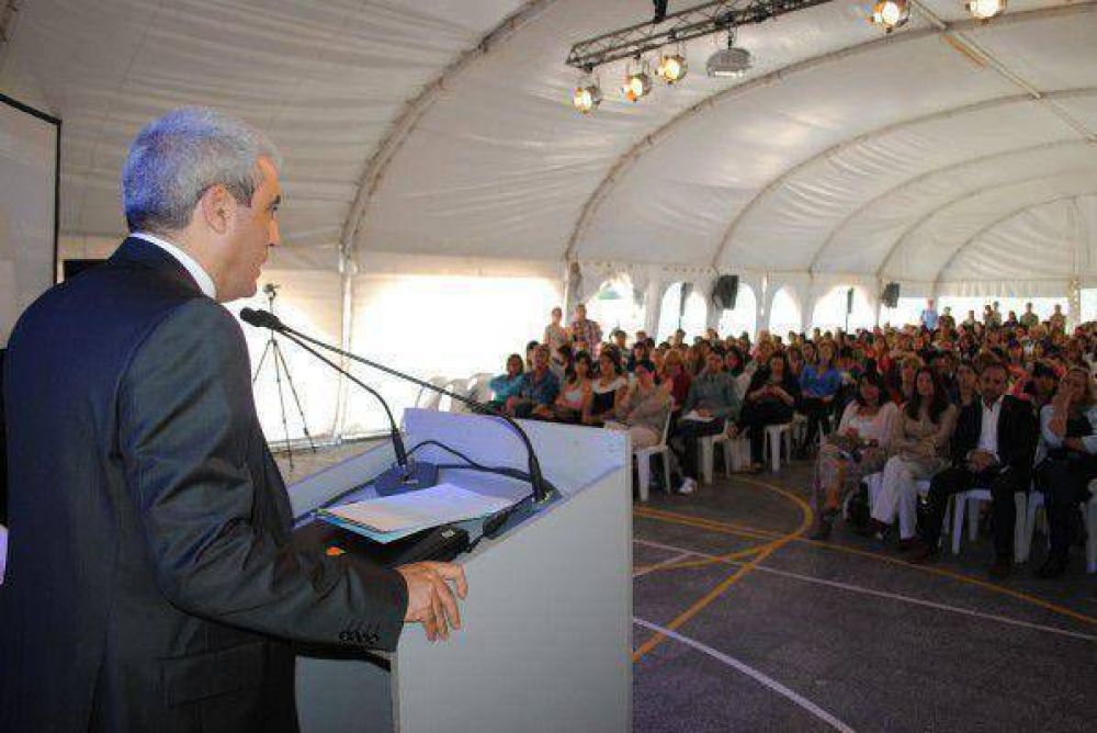 Convocar�n a familias transitorias para ni�os sin cuidados parentales