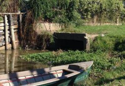 Quejas por un �posible desag�e cloacal sobre la costanera�